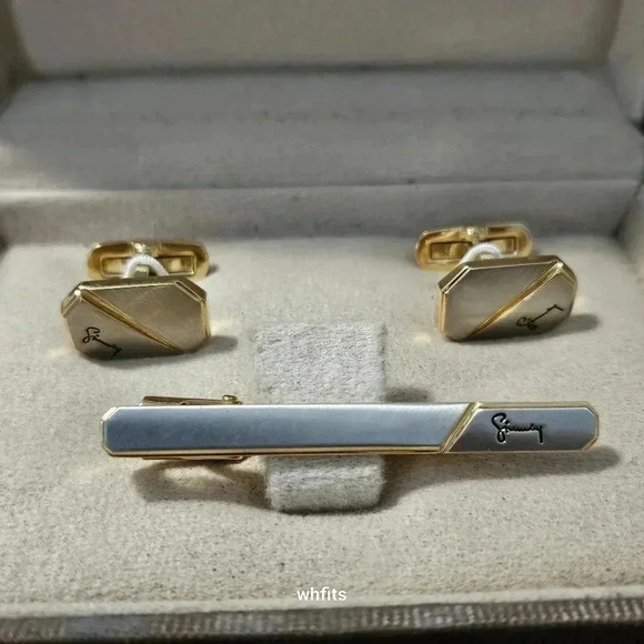 Givenchy Gold and Black Tone Cufflinks in Original box - Picture 6 of 6